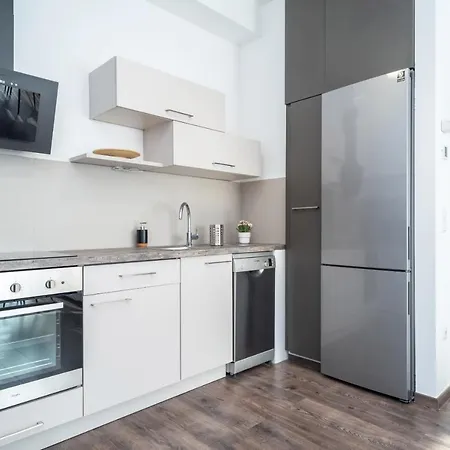 Super Cosy, New Apartment With Balcony 아파트