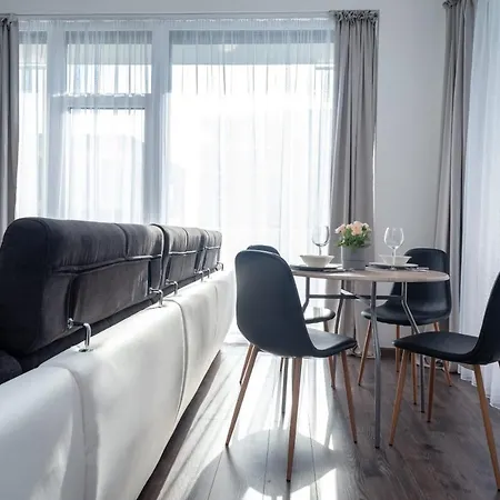아파트 Super Cosy, New Apartment With Balcony